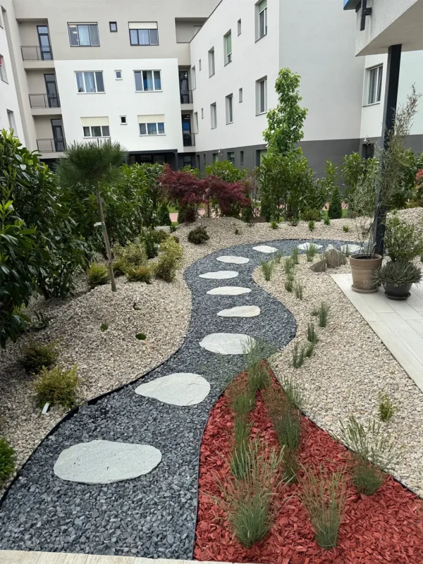 Modern Elegancia és Terepplasztika Balatonföldváron